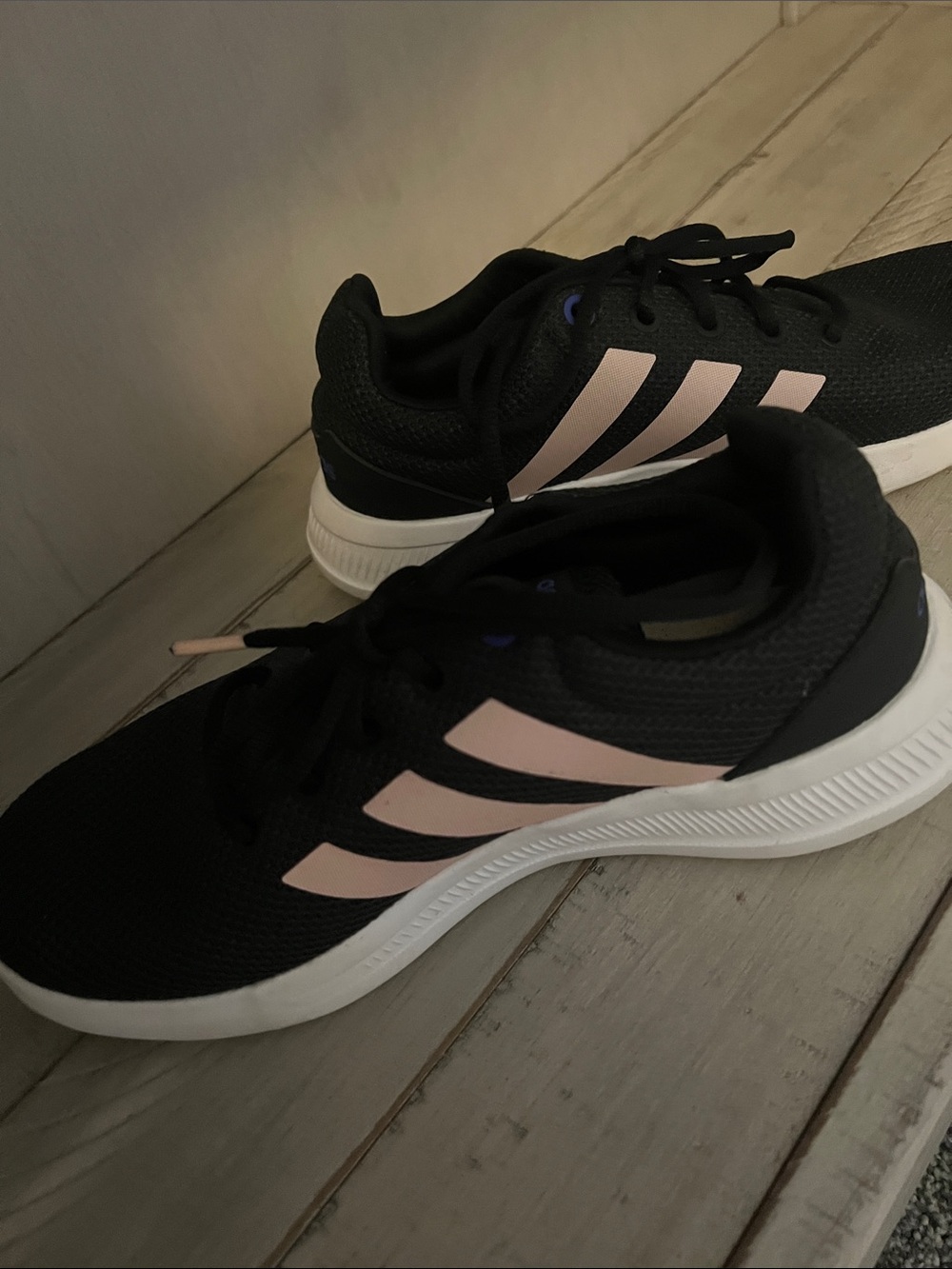 adidas 🖤💕 - Picture 3 of 6
